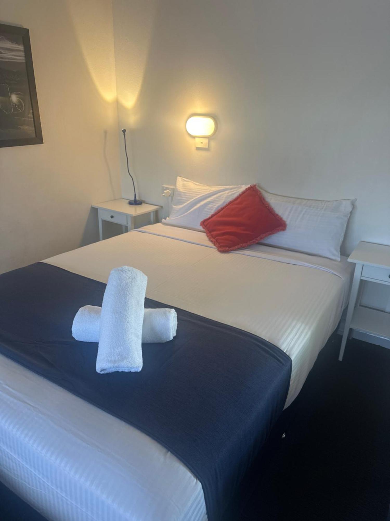 Memphis Motor Inn Parkes Bagian luar foto
